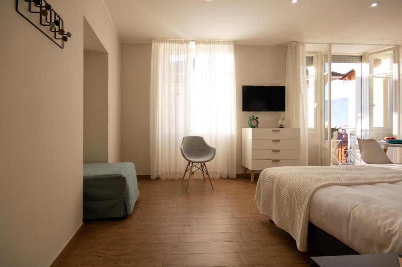 Aqualago Casa Vacanze Apartment D Verbania Extérieur photo